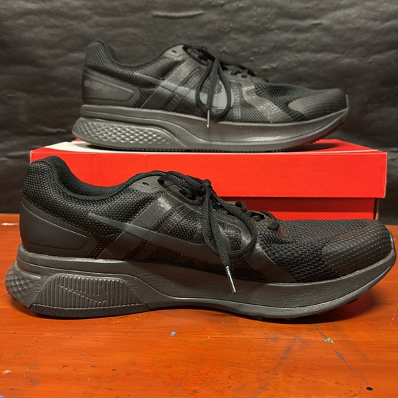 Nike Run Swift 2 CU3517-002 Men Black Smoke Gray Running Shoes Size 12 sneakers - Picture 3 of 10